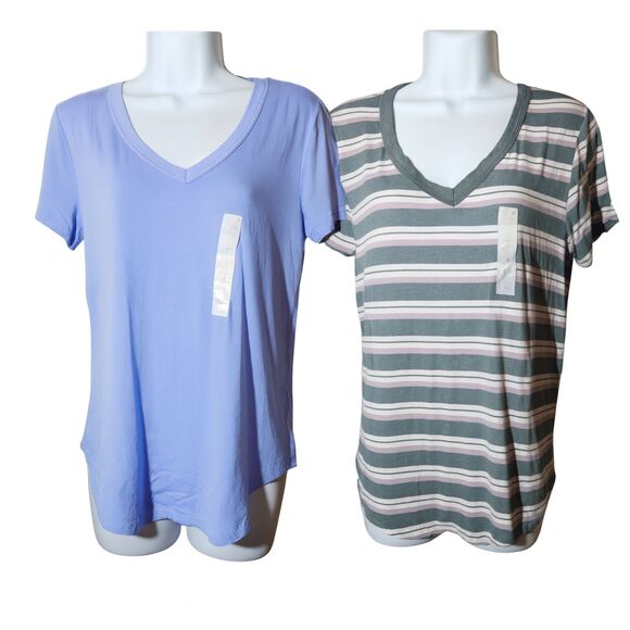 SO V Neck Tees | Women’s Size Medium | Bundle of 2 - Picture 1 of 13